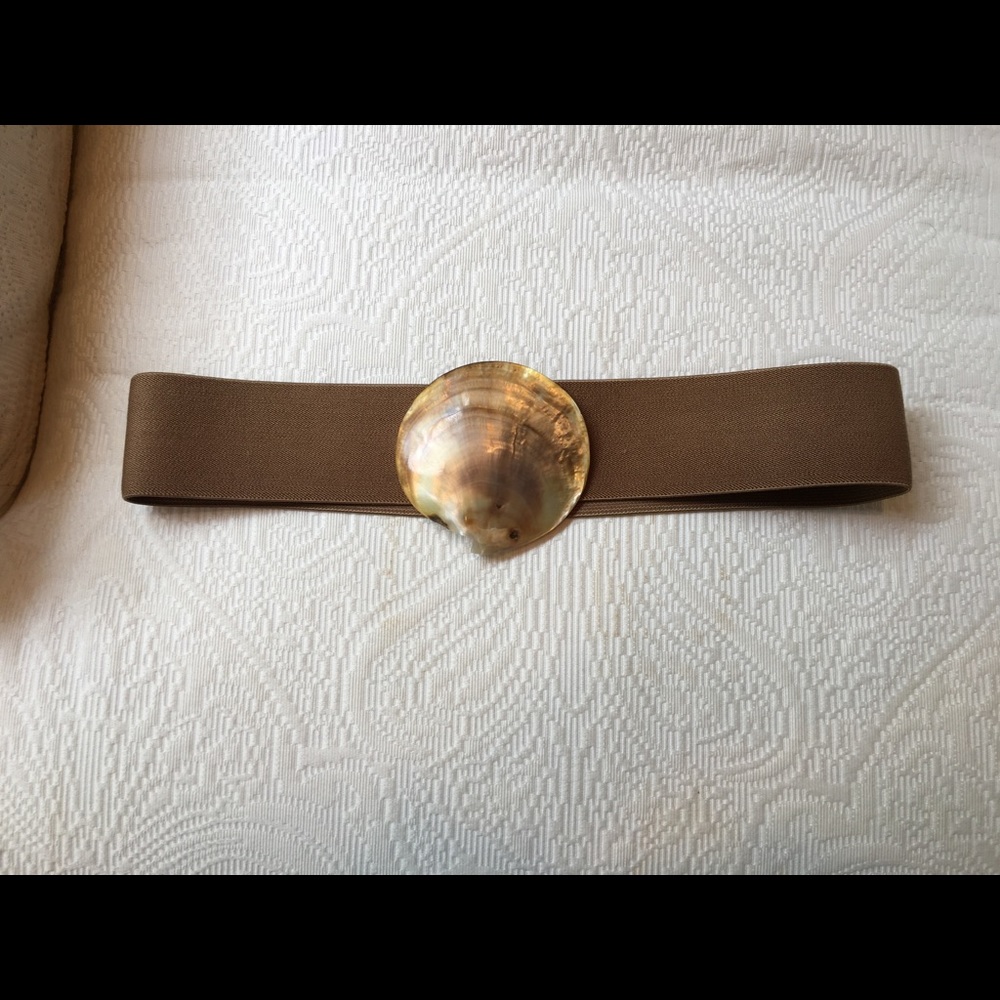 Stretch Belt with Shell Buckle